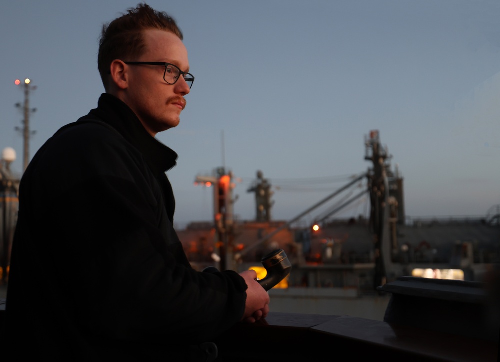 USS Roosevelt (DDG 80), USNS Supply (T-AOE 6) Conduct Replenishment-at-Sea