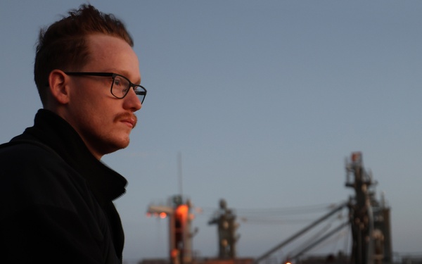 USS Roosevelt (DDG 80), USNS Supply (T-AOE 6) Conduct Replenishment-at-Sea