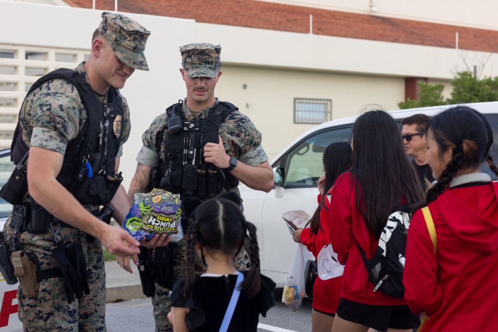 USO Okinawa, Camp Scwab host annual trunk or treat for local Japanese Residents