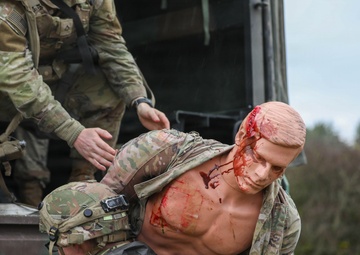 Downed Aircraft Recovery Team Training during Combined Resolve