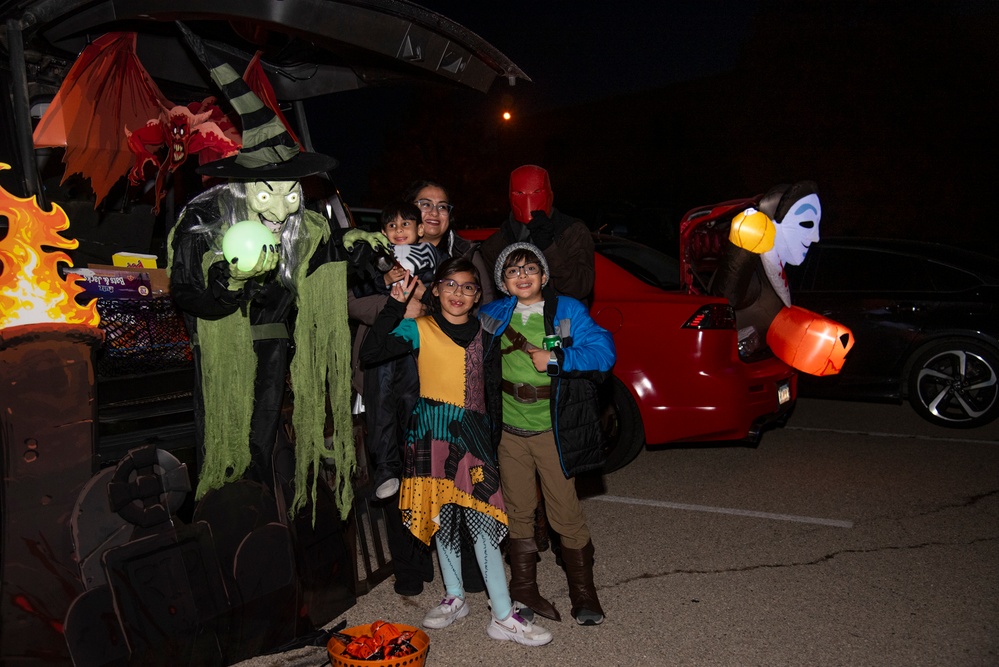 Surface Warfare Engineering Schools Command (SWESC) Great Lakes Hosts Trunk or Treat Event