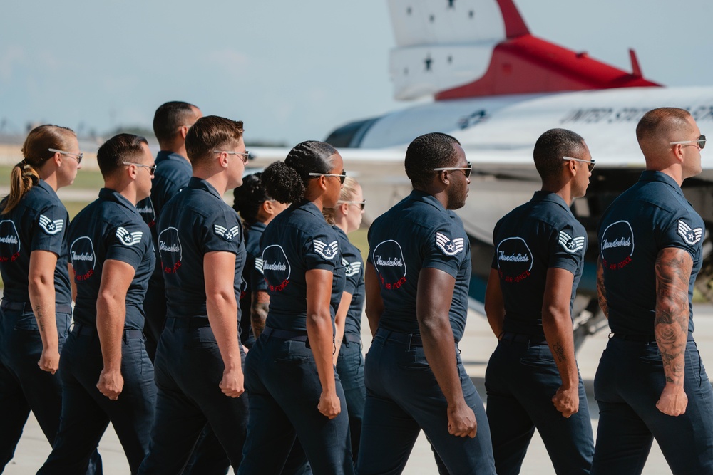 Thunderbirds Perform at the Andrews Air and Space Expo Thunderbirds Perform at the Andrews Air and Space Expo