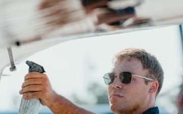 Thunderbirds Perform at the Andrews Air and Space Expo
