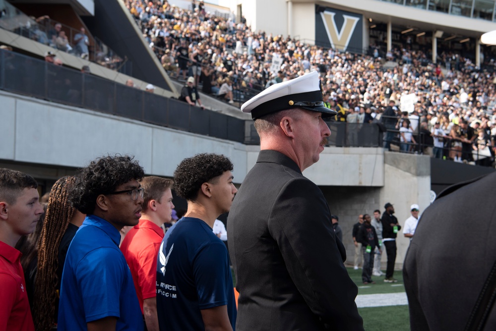 Service Members Prepare Future Service Members for Oath Service Members Prepare Future Service Members for Oath