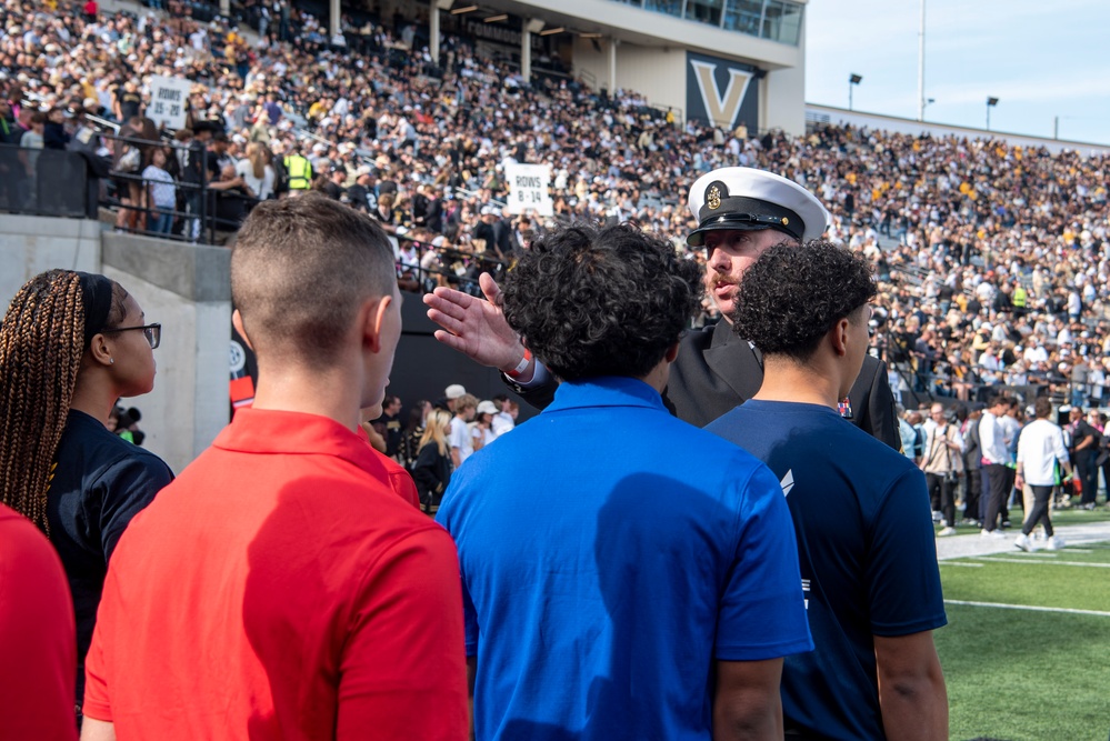 Service Members Prepare Future Service Members for Oath Service Members Prepare Future Service Members for Oath