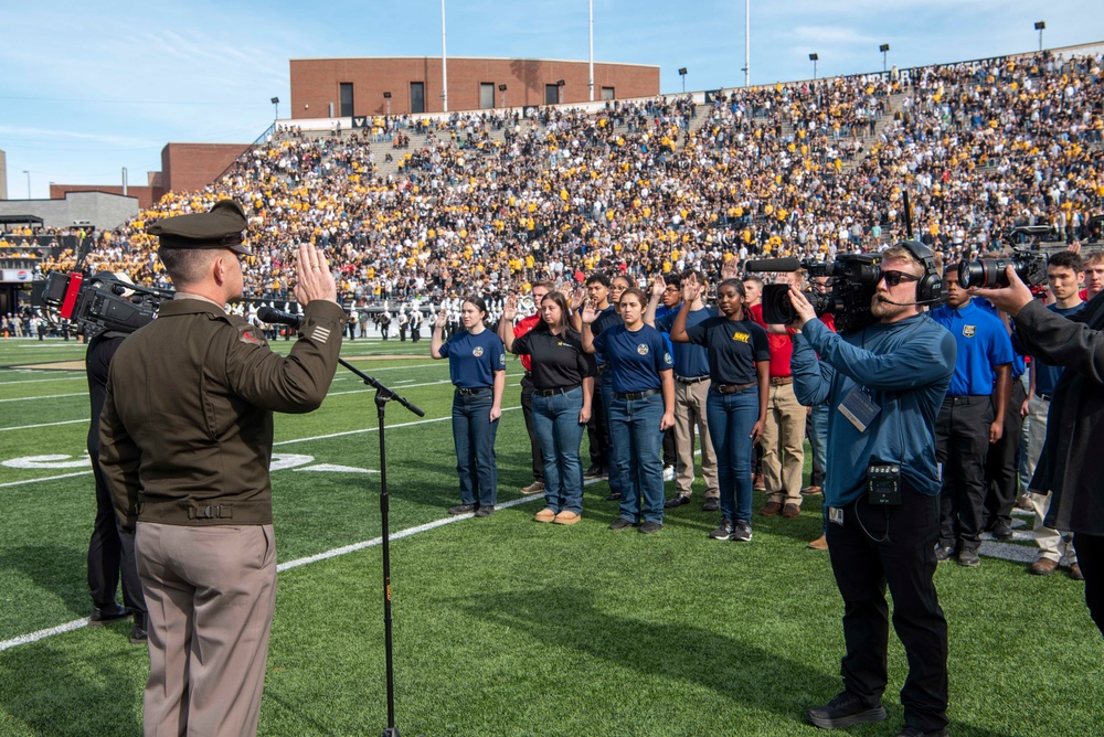 Adjutant General Swears in Applicants Adjutant General Swears in Applicants