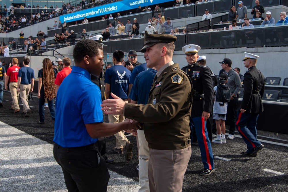 Adjutant General Congratulates Future Service Members Adjutant General Congratulates Future Service Members