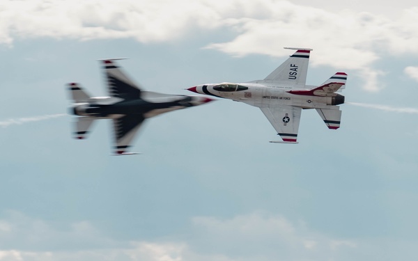 Thunderbirds Perform at the Great Colorado Air Show