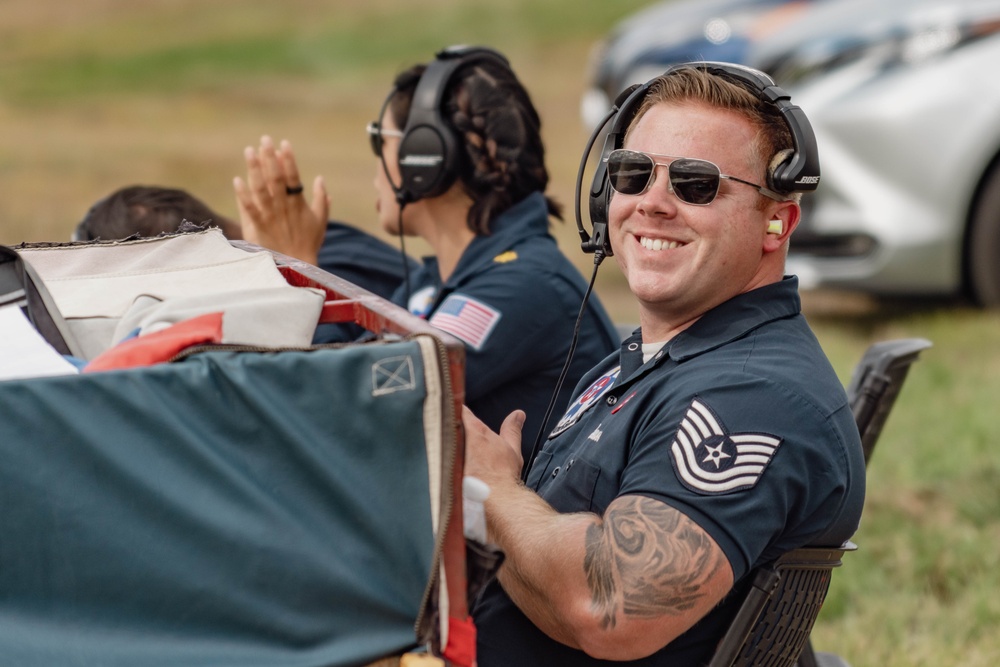 Thunderbirds Perform at the Great Colorado Air Show Thunderbirds Perform at the Great Colorado Air Show