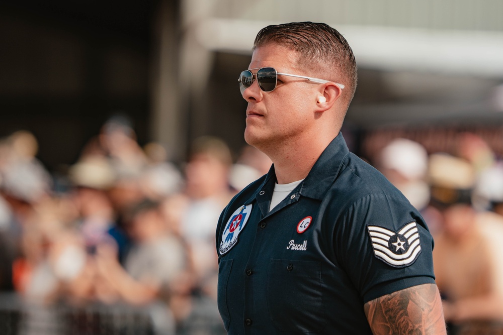 Thunderbirds Perform at the Great Colorado Air Show Thunderbirds Perform at the Great Colorado Air Show