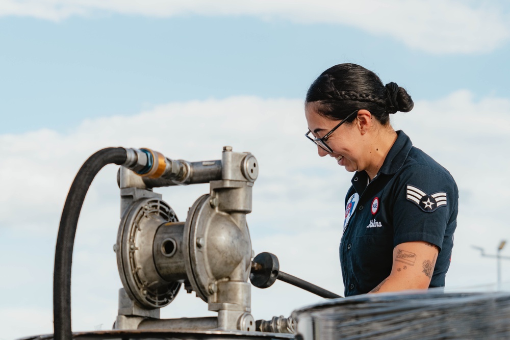 Thunderbirds Perform at the Great Colorado Air Show Thunderbirds Perform at the Great Colorado Air Show