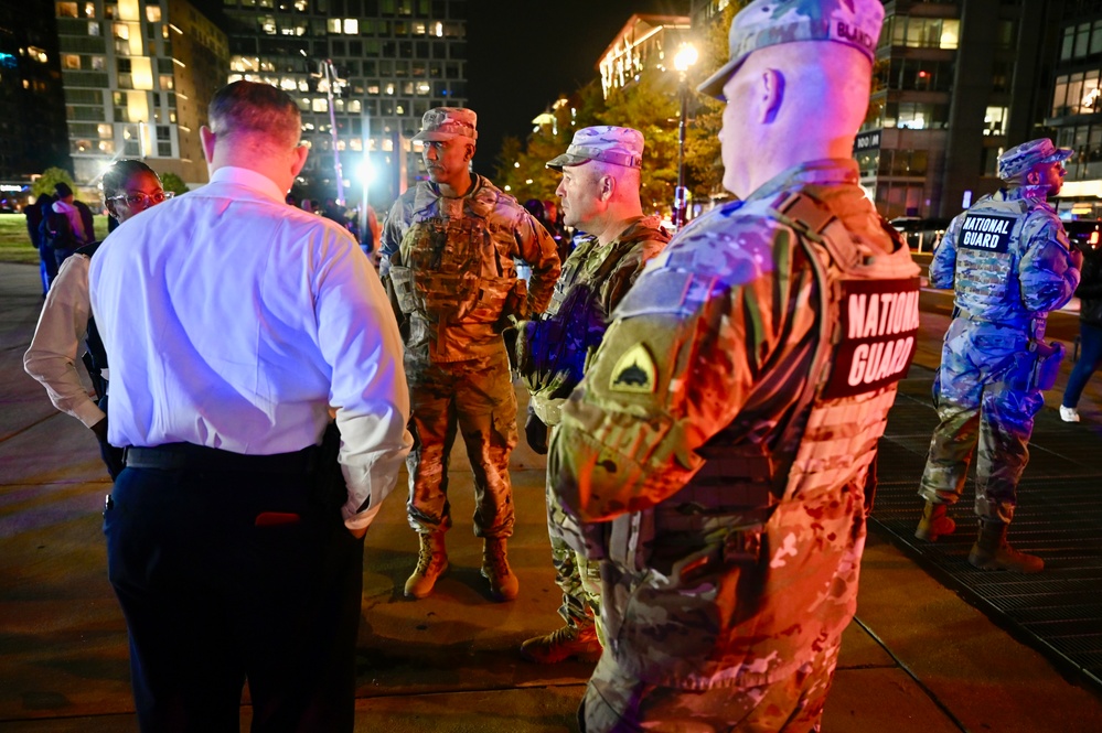 D.C. National Guard Senior Leaders Visit JTF-DC Presence Patrols D.C. National Guard Senior Leaders Visit JTF-DC Presence Patrols