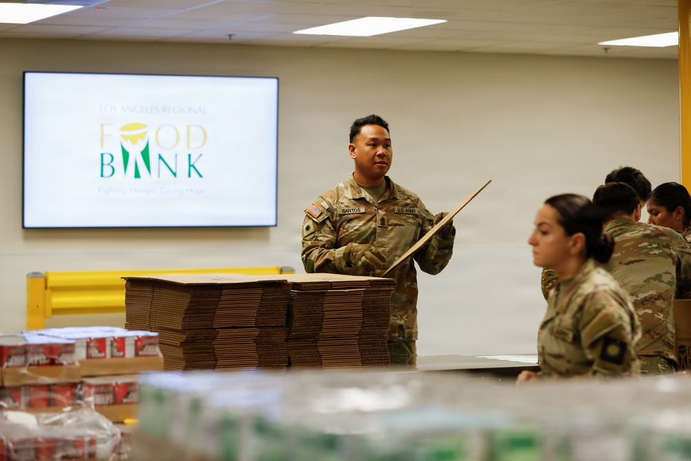 California National Guard Service Members Support Food Bank Operations at the Los Angeles Regional Food Bank California National Guard Service Members Support Food Bank Operations at the Los Angeles Regional Food Bank