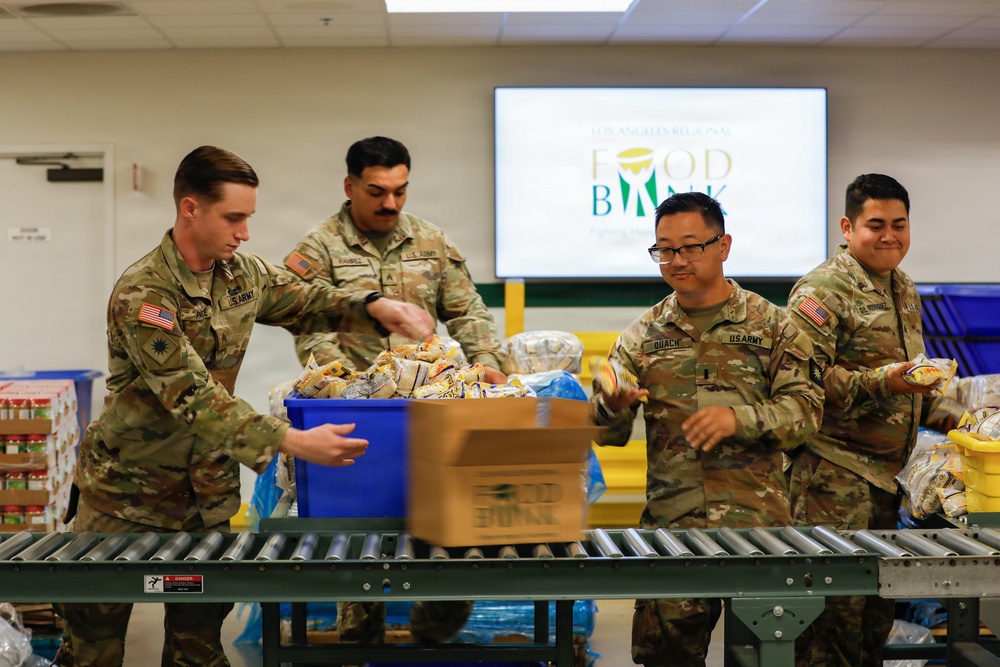 California National Guard Service Members Support Food Bank Operations at the Los Angeles Regional Food Bank California National Guard Service Members Support Food Bank Operations at the Los Angeles Regional Food Bank