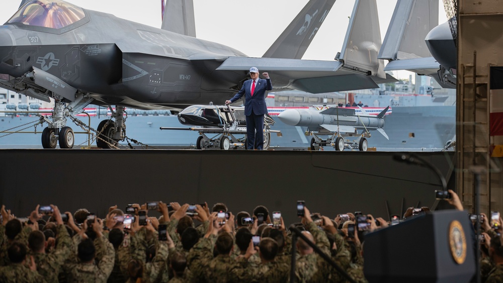 President of the United States visits USS George Washington President of the United States visits USS George Washington