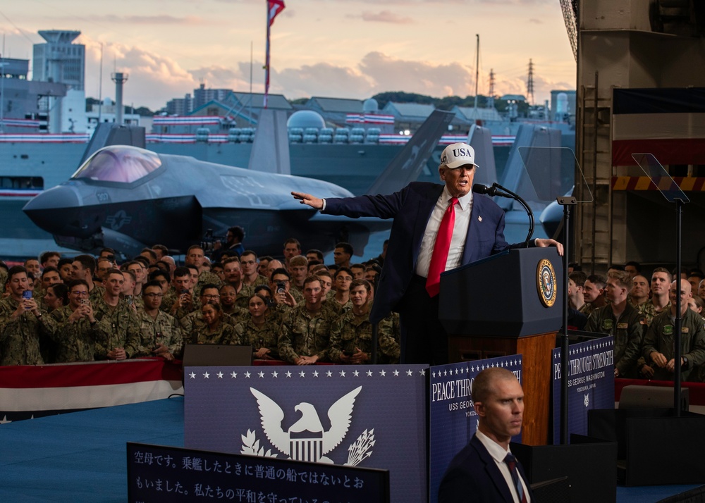 President of the United States visits USS George Washington President of the United States visits USS George Washington