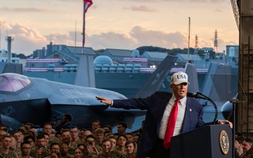 President of the United States visits USS George Washington