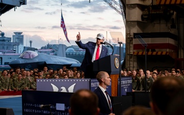 President of the United States visits USS George Washington