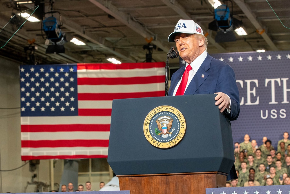 President of the United States visits USS George Washington President of the United States visits USS George Washington