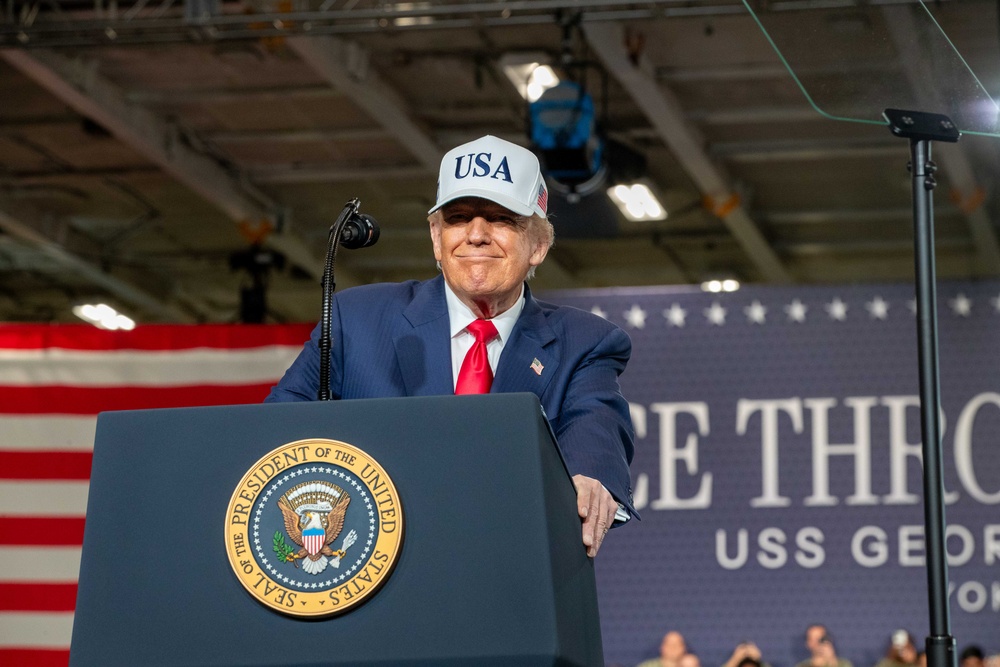 President of the United States visits USS George Washington President of the United States visits USS George Washington