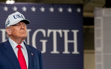 President of the United States visits USS George Washington