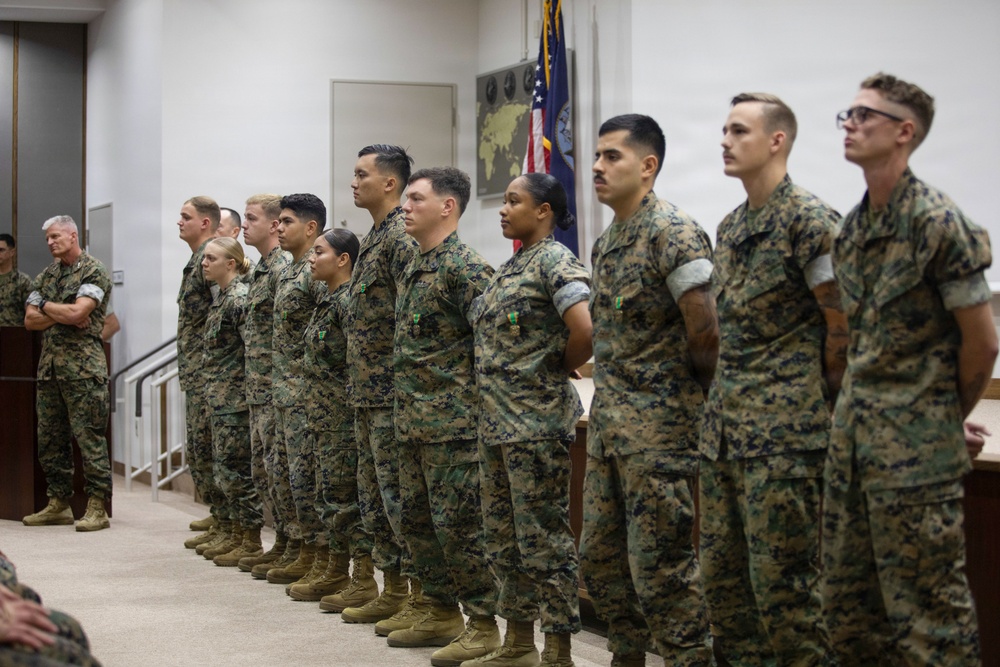 Commanding General recognize Marines during visit to MCAS Iwakuni
