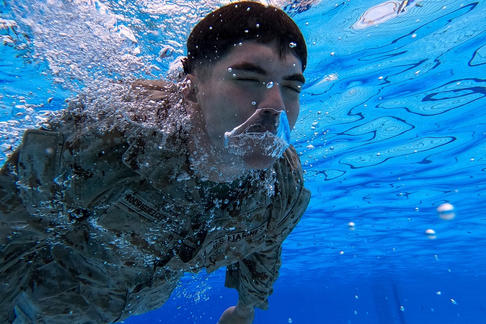 3d Intelligence Battalion holds water survival advanced training