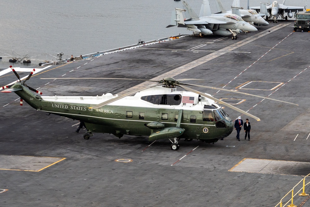 President of the United States visits the USS George Washington