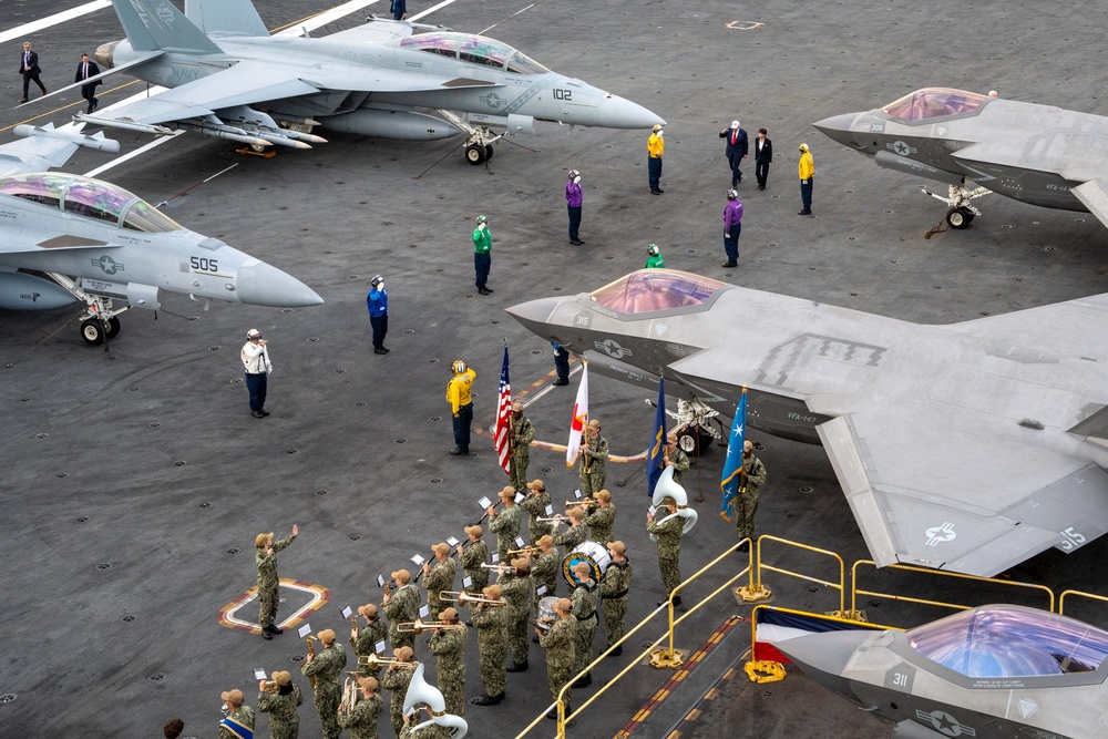 President of the United States visits the USS George Washington