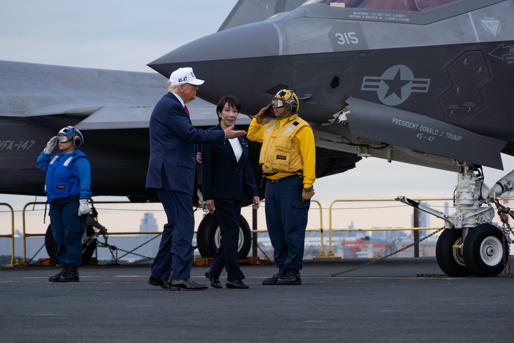 President of the United States visits the USS George Washington