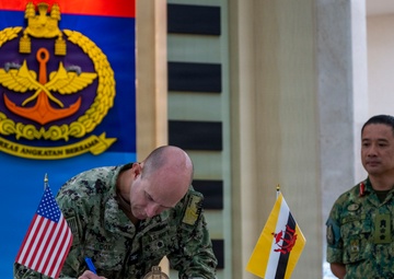 DESRON 7 Deputy Commodore Visits the Royal Brunei Armed Forces during CARAT Brunei 2025