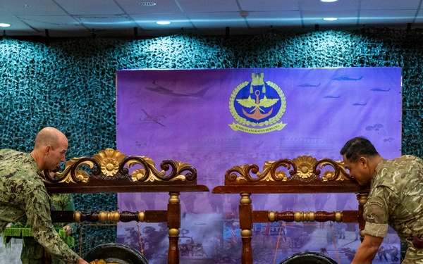 U.S. Navy, Royal Brunei Armed Forces Complete 31st CARAT Brunei