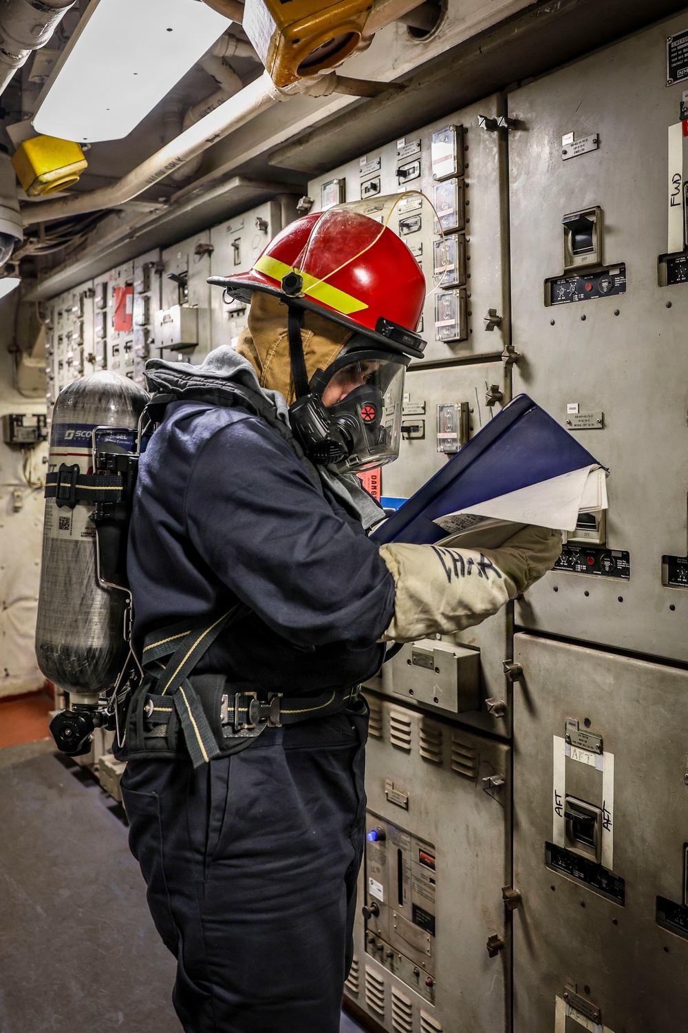 USS Iwo Jima Conducts a Damage Control Training Team Evolution