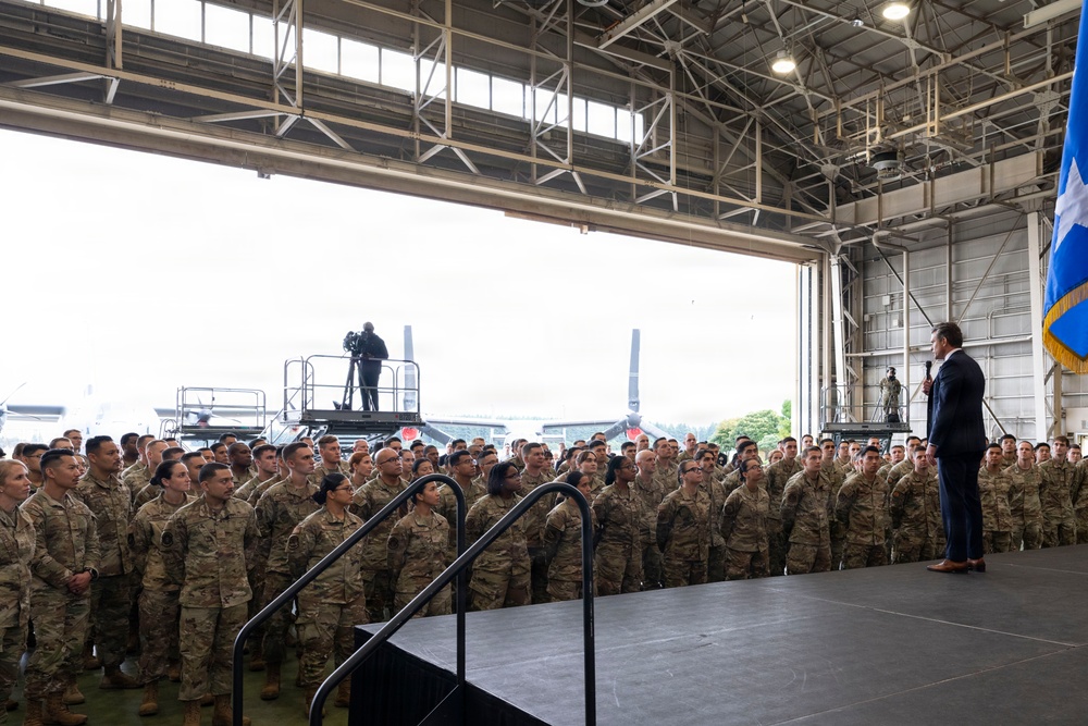 SW Hegseth Meets With Japan MoD, Visits Yokota AB Troops SW Hegseth Meets With Japan MoD, Visits Yokota AB Troops