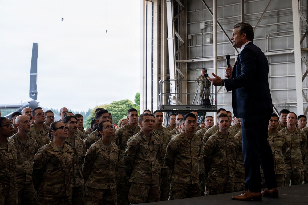 SW Hegseth Meets With Japan MoD, Visits Yokota AB Troops