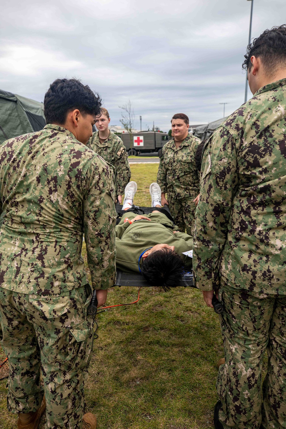 U.S. Navy, JGSDF, and JMSDF members participate in mass casualty training