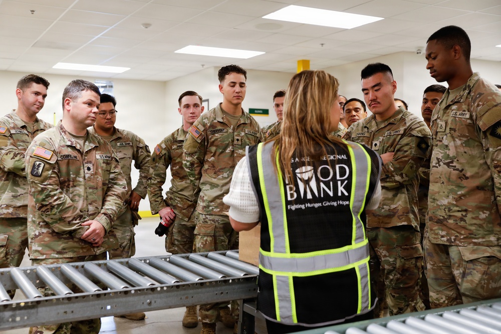 California National Guard Service Members Receive A Behind the Scenes Look At the Los Angeles Regional Food Bank California National Guard Service Members Receive A Behind the Scenes Look At the Los Angeles Regional Food Bank