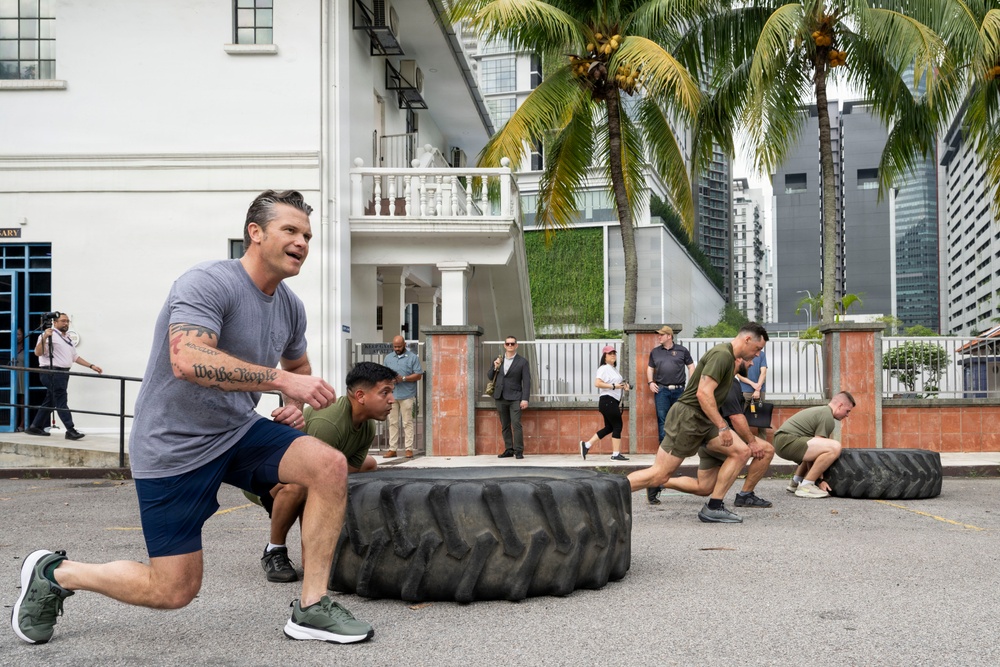 SW Hegseth Trains With Service Members in Malaysia SW Hegseth Trains With Service Members in Malaysia