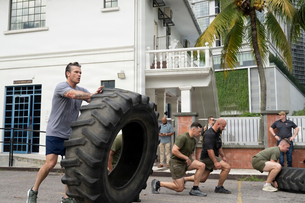 SW Hegseth Trains With Service Members in Malaysia SW Hegseth Trains With Service Members in Malaysia