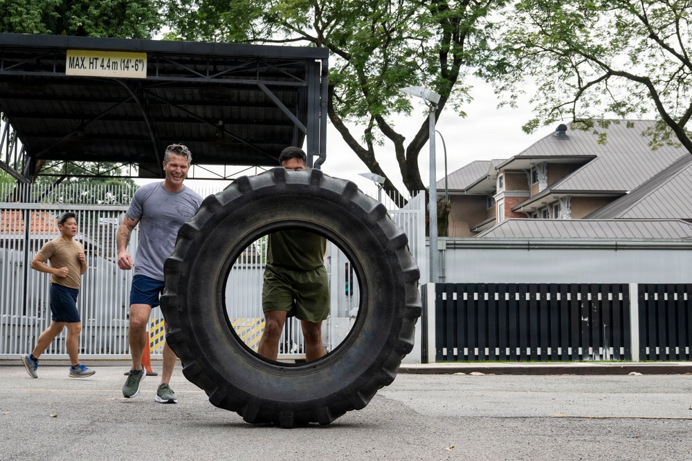 SW Hegseth Trains With Service Members in Malaysia SW Hegseth Trains With Service Members in Malaysia