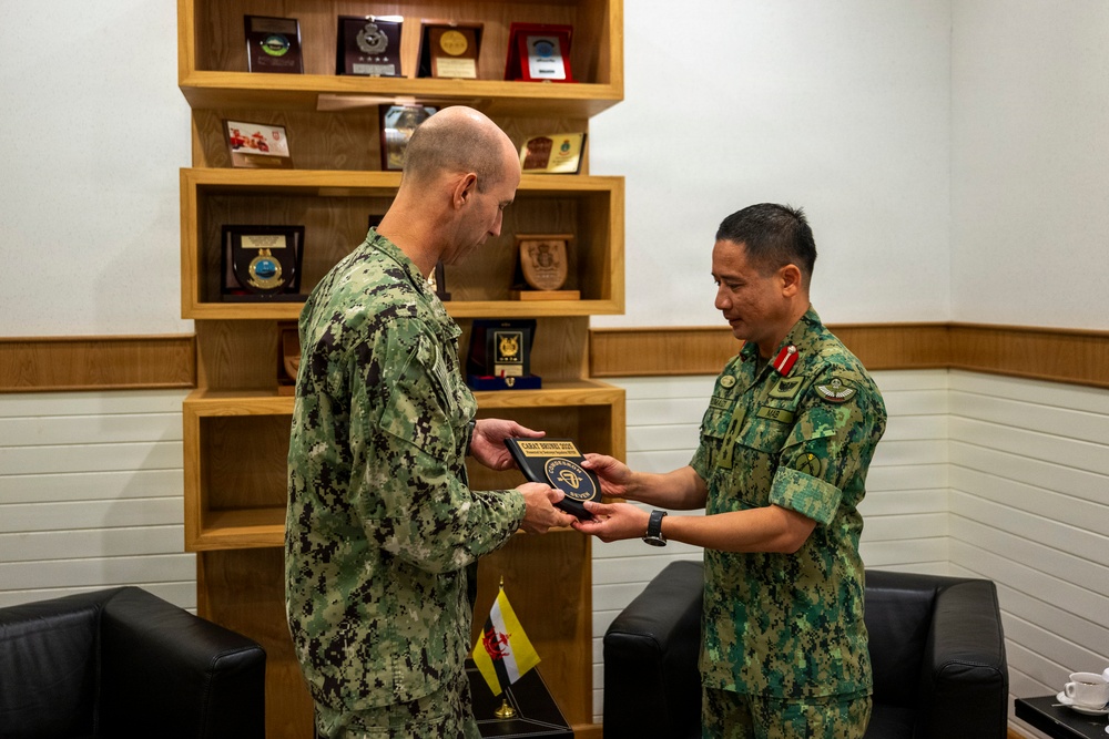 Deputy Commodore Visits the Commander of the Brunei Royal Armed Forces during CARAT Brunei