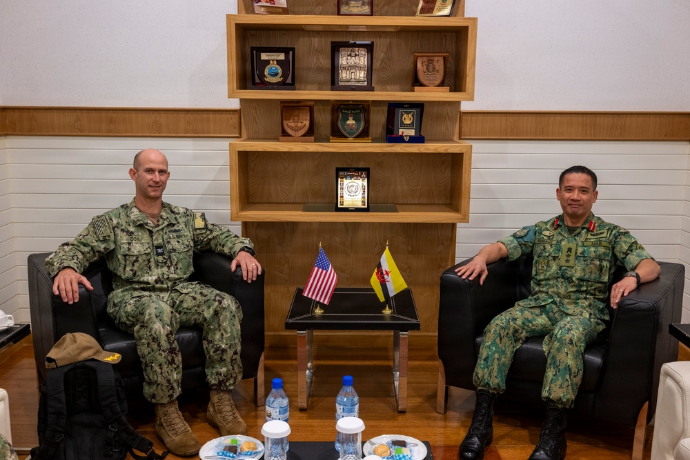 Deputy Commodore Visits the Commander of the Brunei Royal Armed Forces during CARAT Brunei