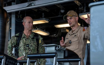 Deputy Commodore Visits USS Cincinnati CARAT Brunei