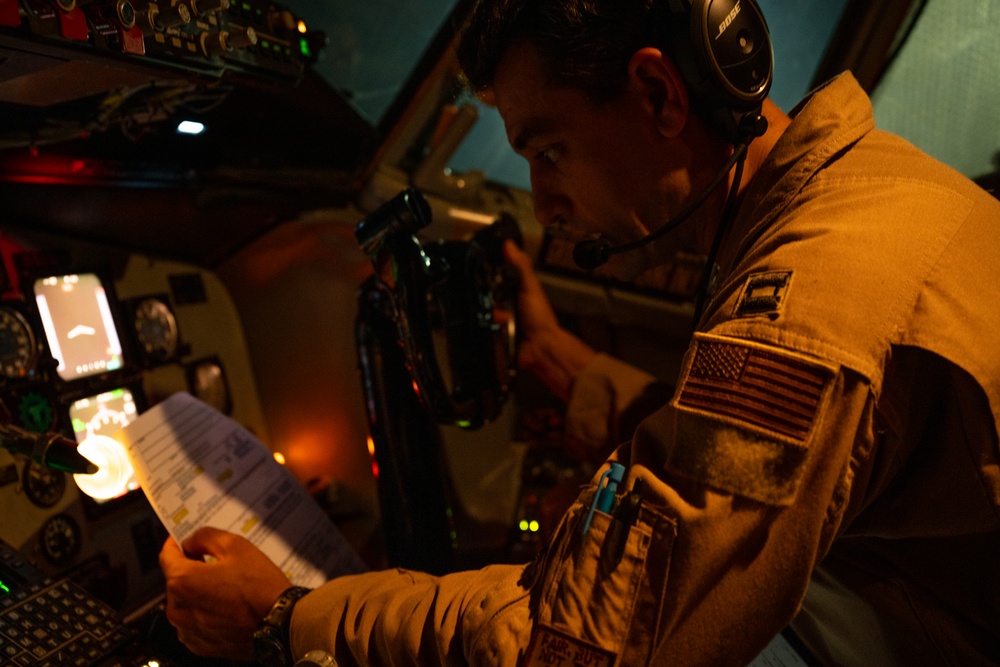 Stratotanker refuels U.S. Navy Poseidon over CENTCOM