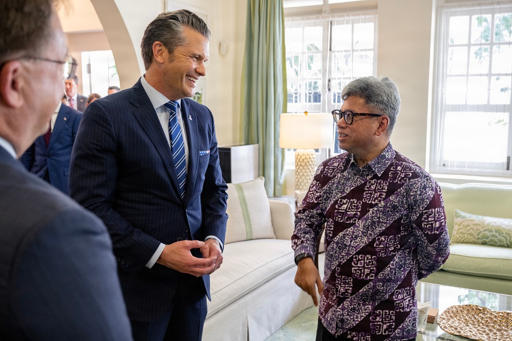 SW Hegseth meets with Malaysia National Security Council Director