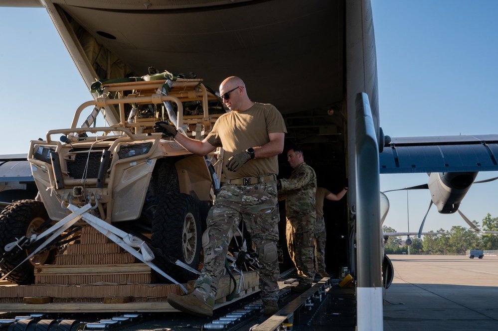 Airmen showcase expertise in air delivery operations