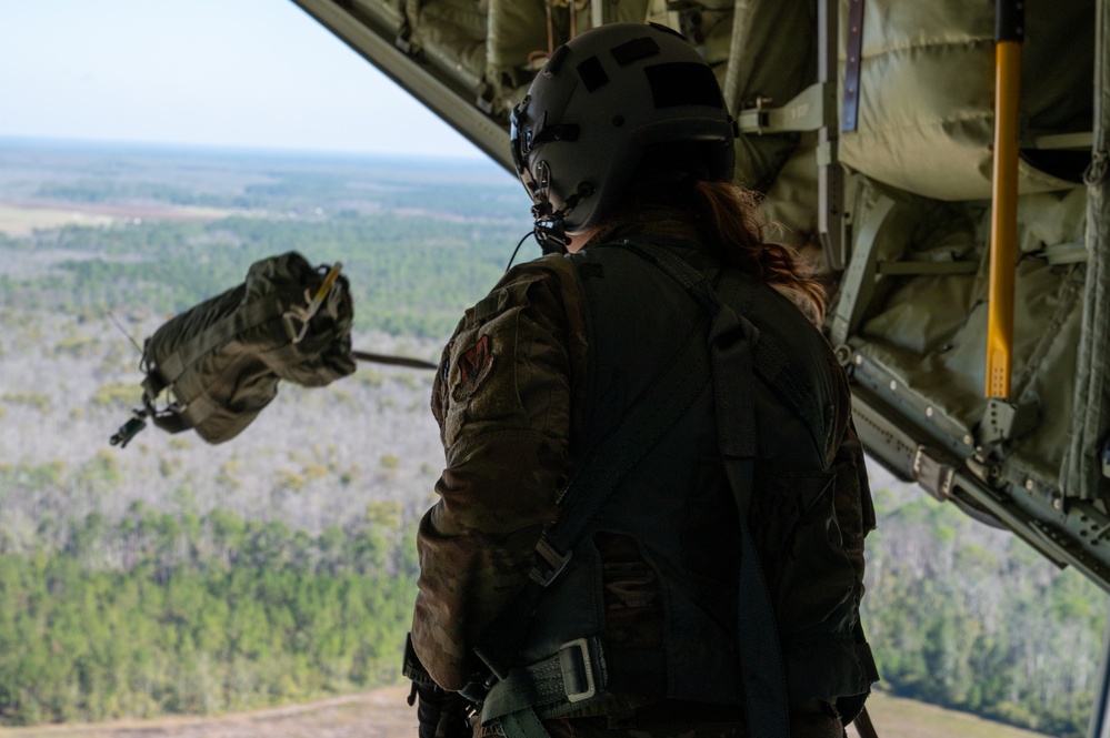 Airmen showcase expertise in air delivery operations