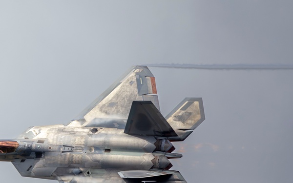 F-22 Raptor Ignites the Sky at NAS Oceana