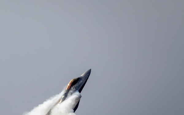 F-22 Raptor Ignites the Sky at NAS Oceana