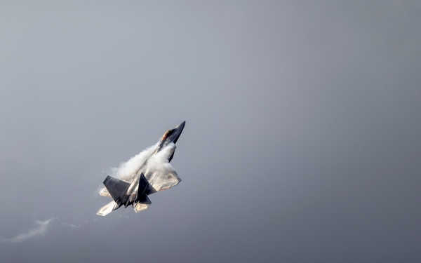 F-22 Raptor Ignites the Sky at NAS Oceana